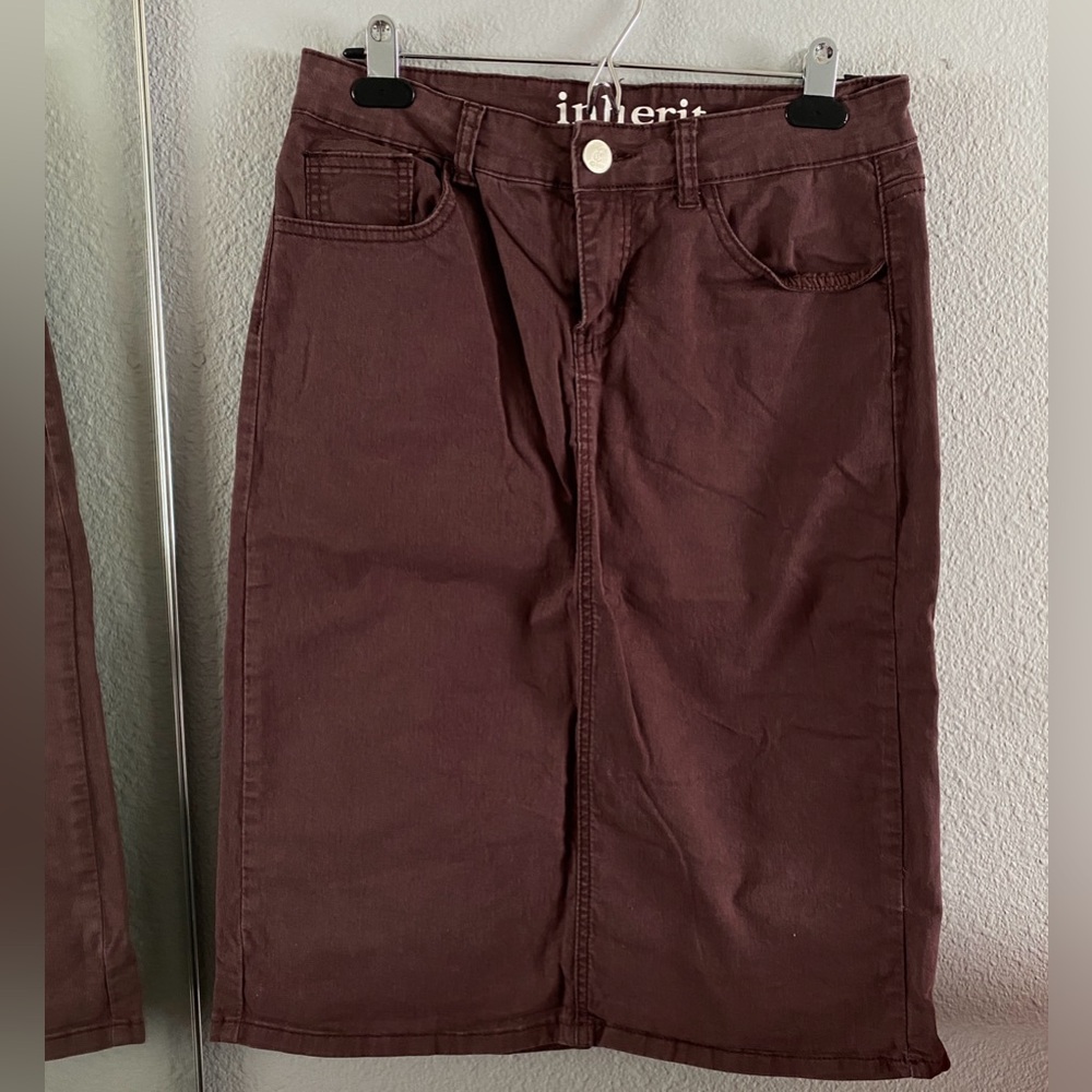 Remi Currant 26” skirt